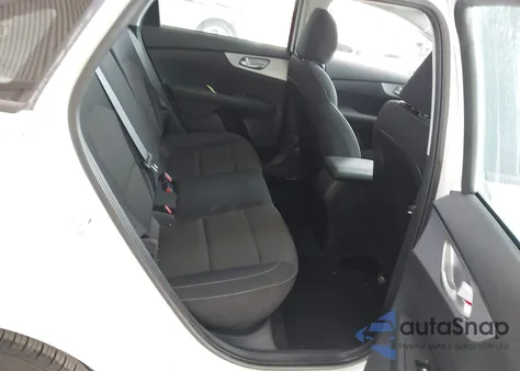 2024 Kia Forte Lxs z USA, uszkodzony, nr VIN 3KPF24AD8RE781755